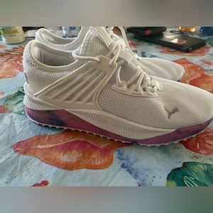 Pumas Women’s Size 7